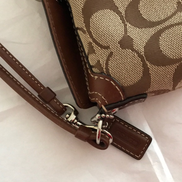Coach Wristlet - Picture 4 of 4